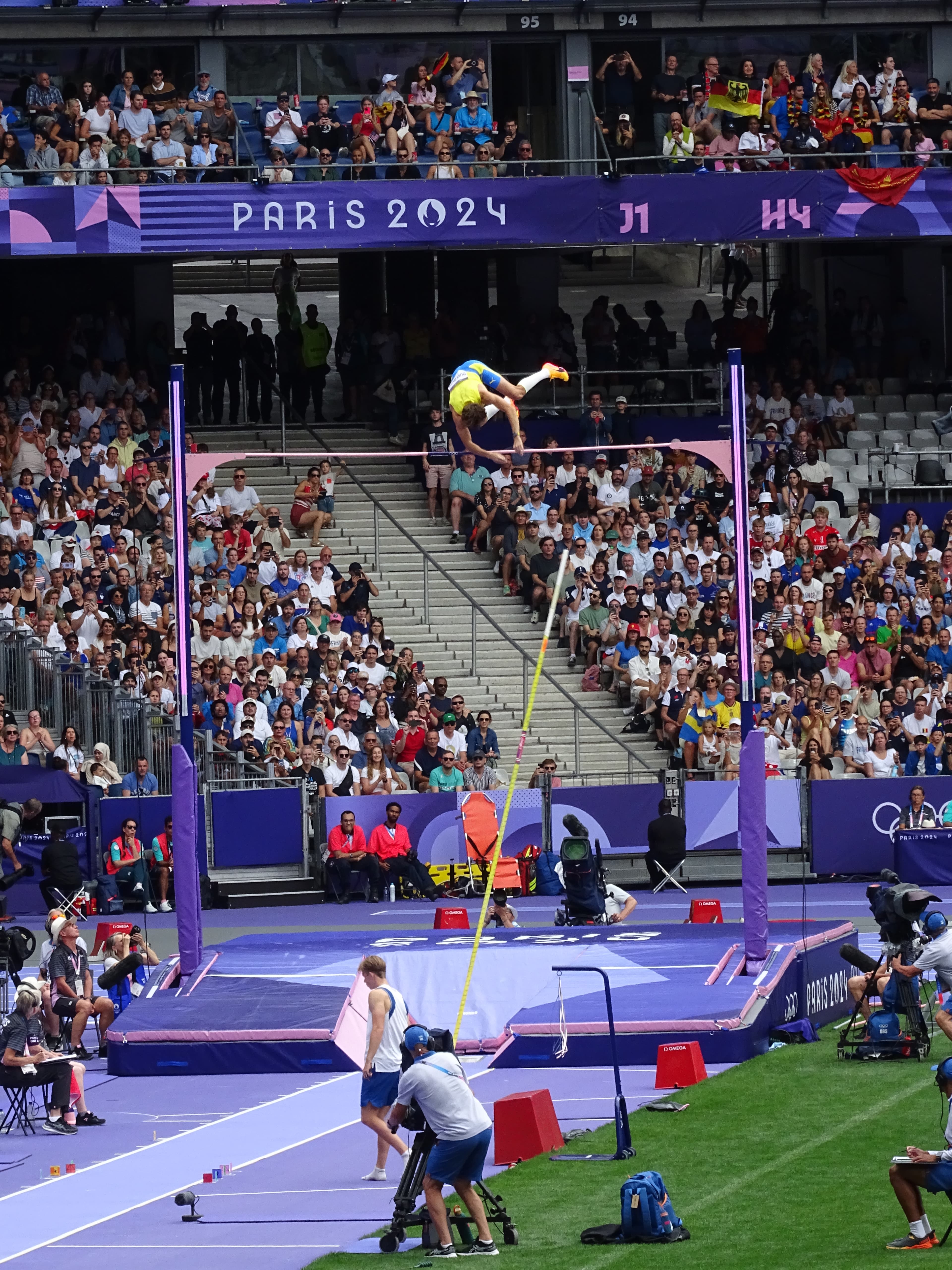 Armand Duplantis hoppar stavhopp under OS i Paris 2024