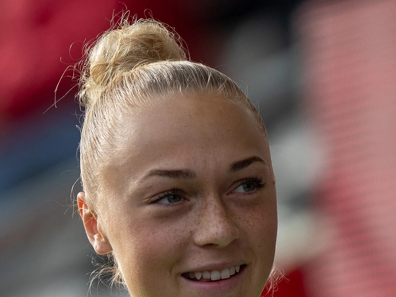 Hanna Bennison, svensk fotbollsmittfältare