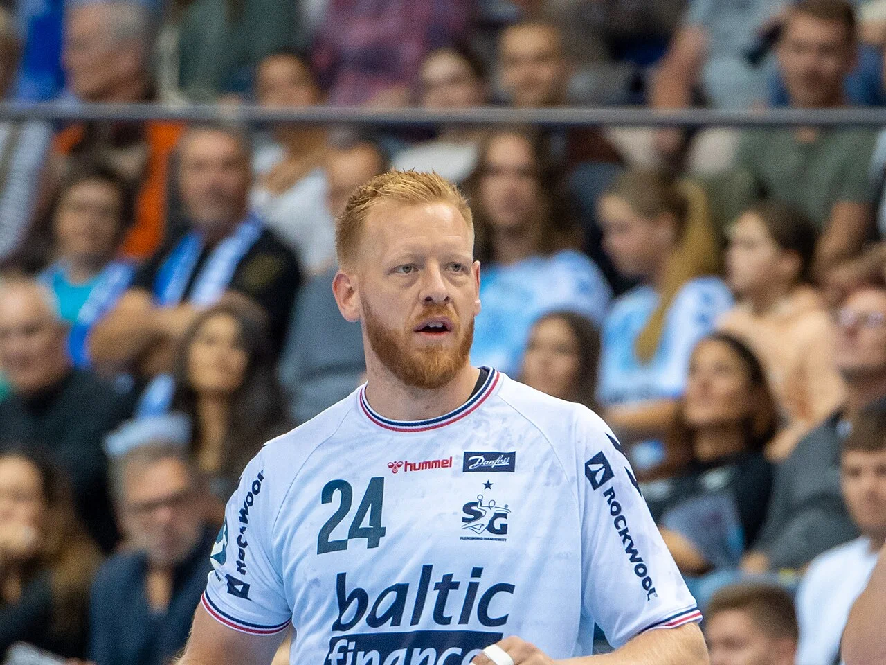 Jim Gottfridsson under en handbollsmatch för SG Flensburg-Handewitt