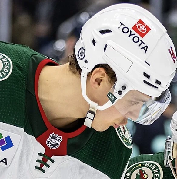 Joel Eriksson Ek i Minnesota Wilds matchtröja