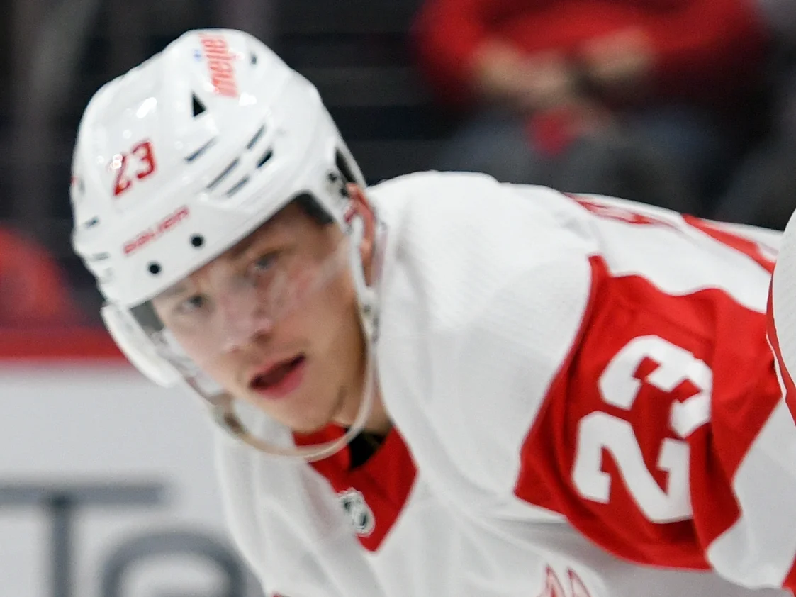 Lucas Raymond i Detroit Red Wings-tröjan